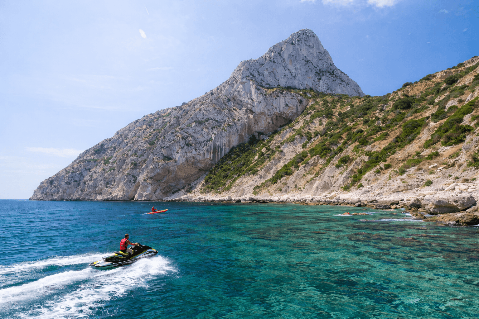 5. Wild freedom: Naturism and pets